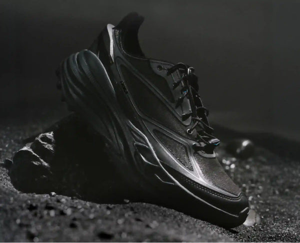 Stinson One7 + Dover Street Market:Black / Carbon Black:M4/W5